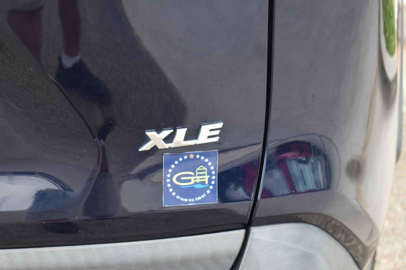 Used 2020 Toyota RAV4 XLE Premium FWD image 10