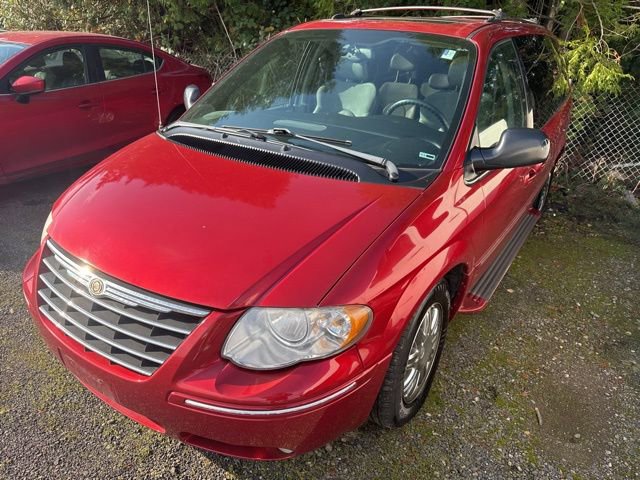 Used 2005 Chrysler Town & Country Limited
