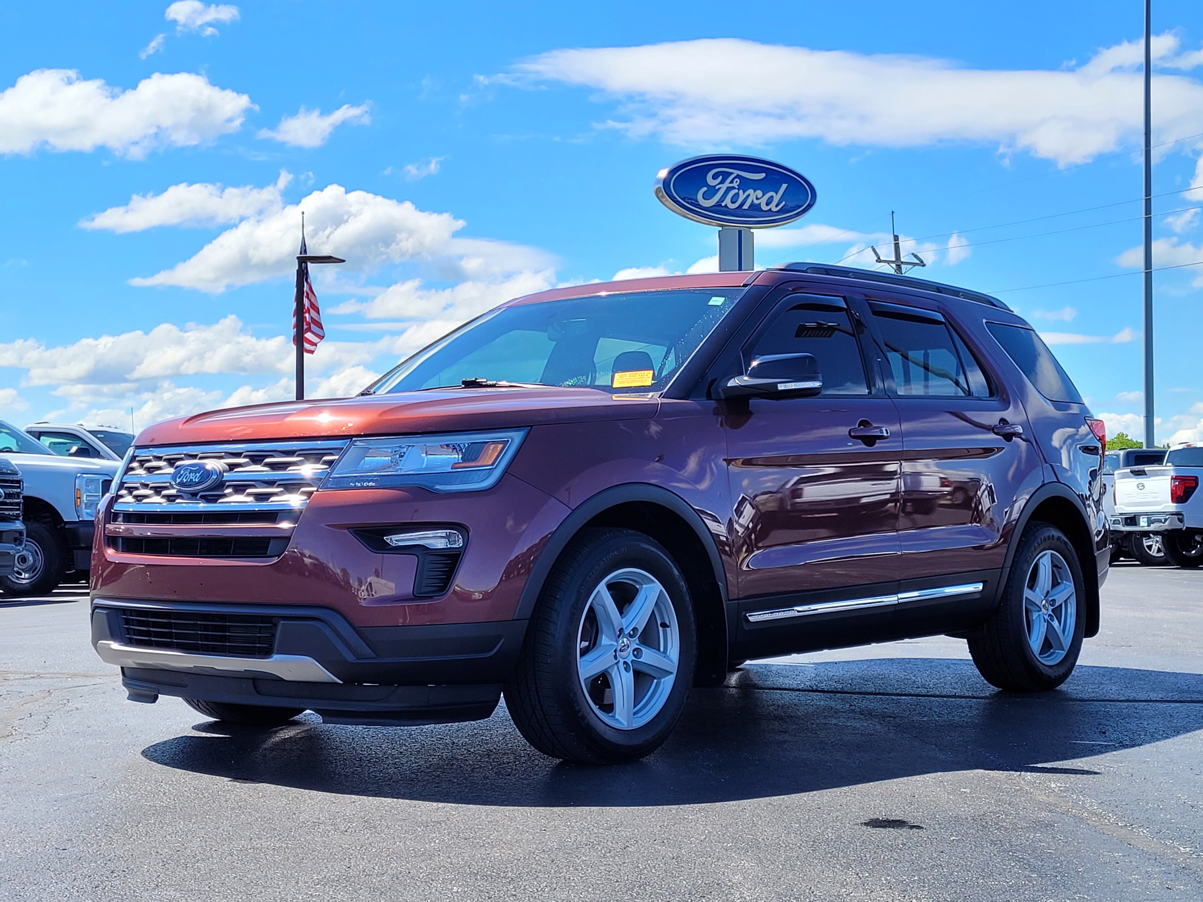 Used 2018 Ford Explorer XLT w/ Equipment Group 201A FWD image 8