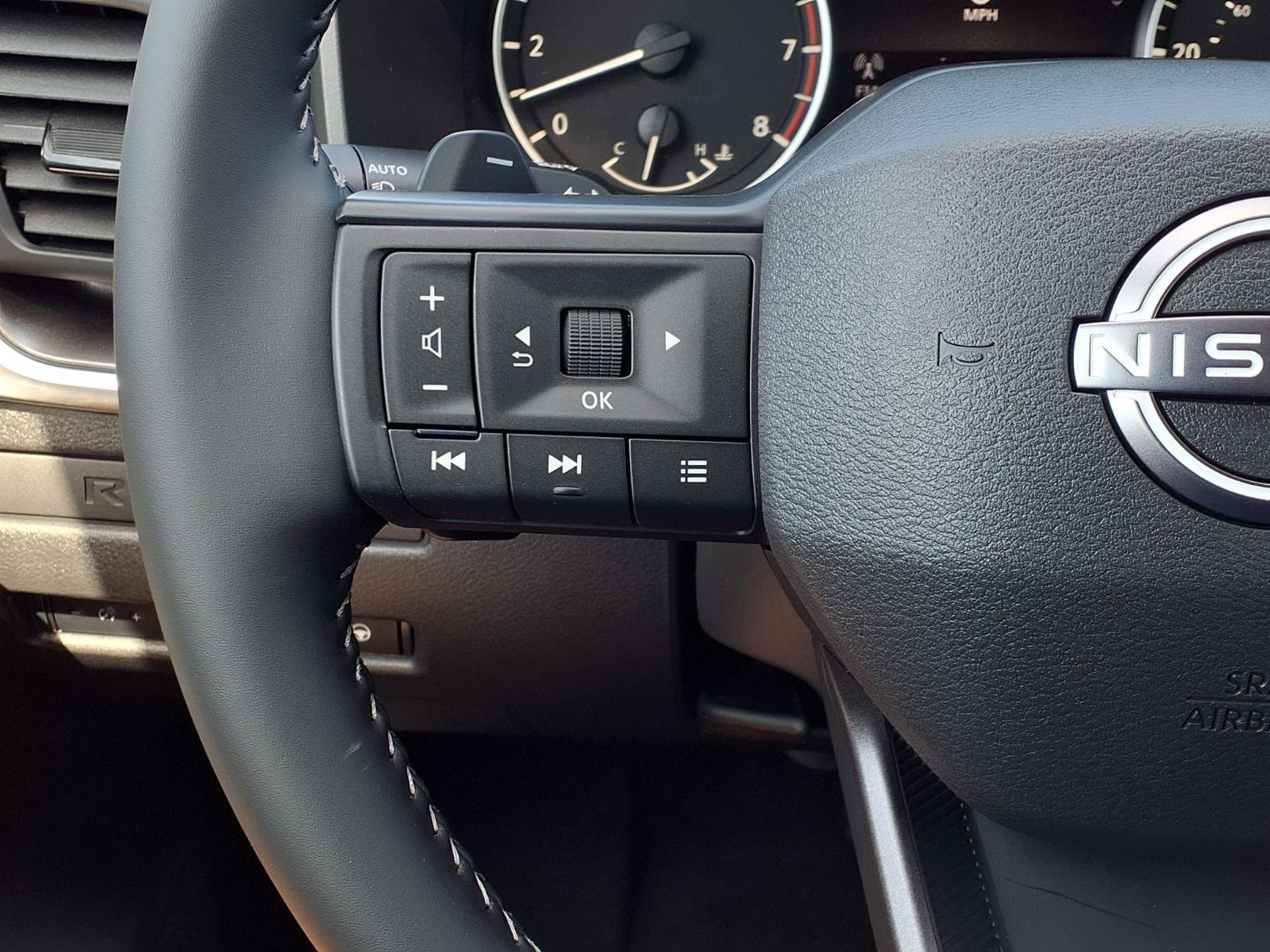 New 2026 Nissan Rogue SV AWD/4WD image 18