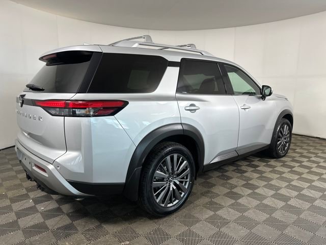 Used 2022 Nissan Pathfinder SL w/ SL Premium Package image 3