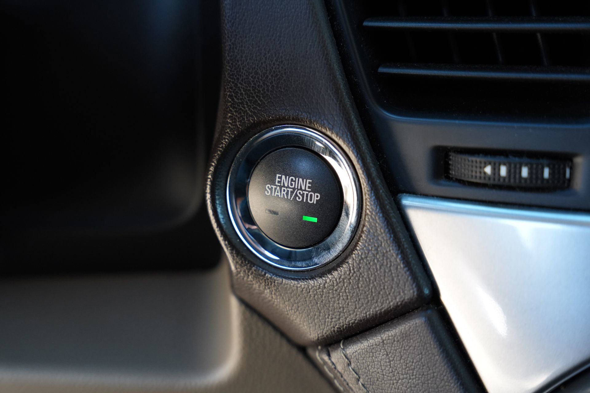 Used 2018 Chevrolet Tahoe Premier w/ Max Trailering Package image 15