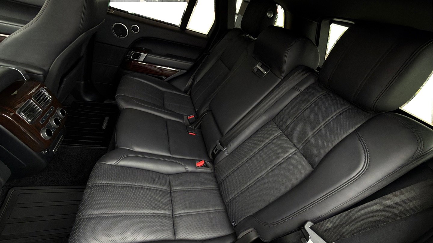 Used 2016 Land Rover Range Rover HSE image 18