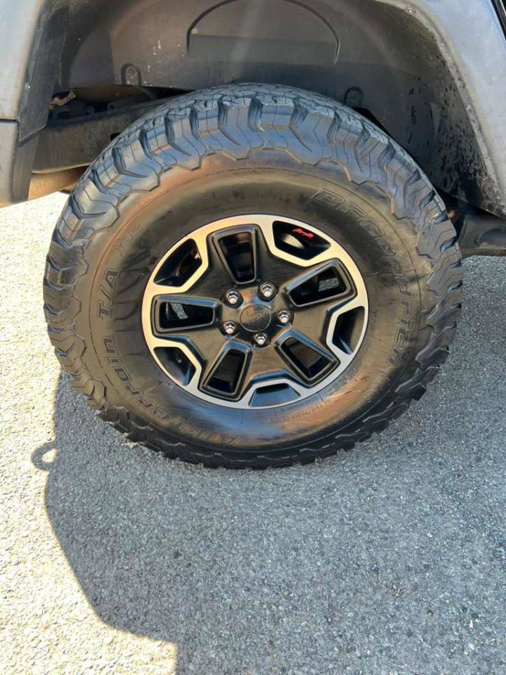 Used 2015 Jeep Wrangler Unlimited Rubicon AWD/4WD image 14