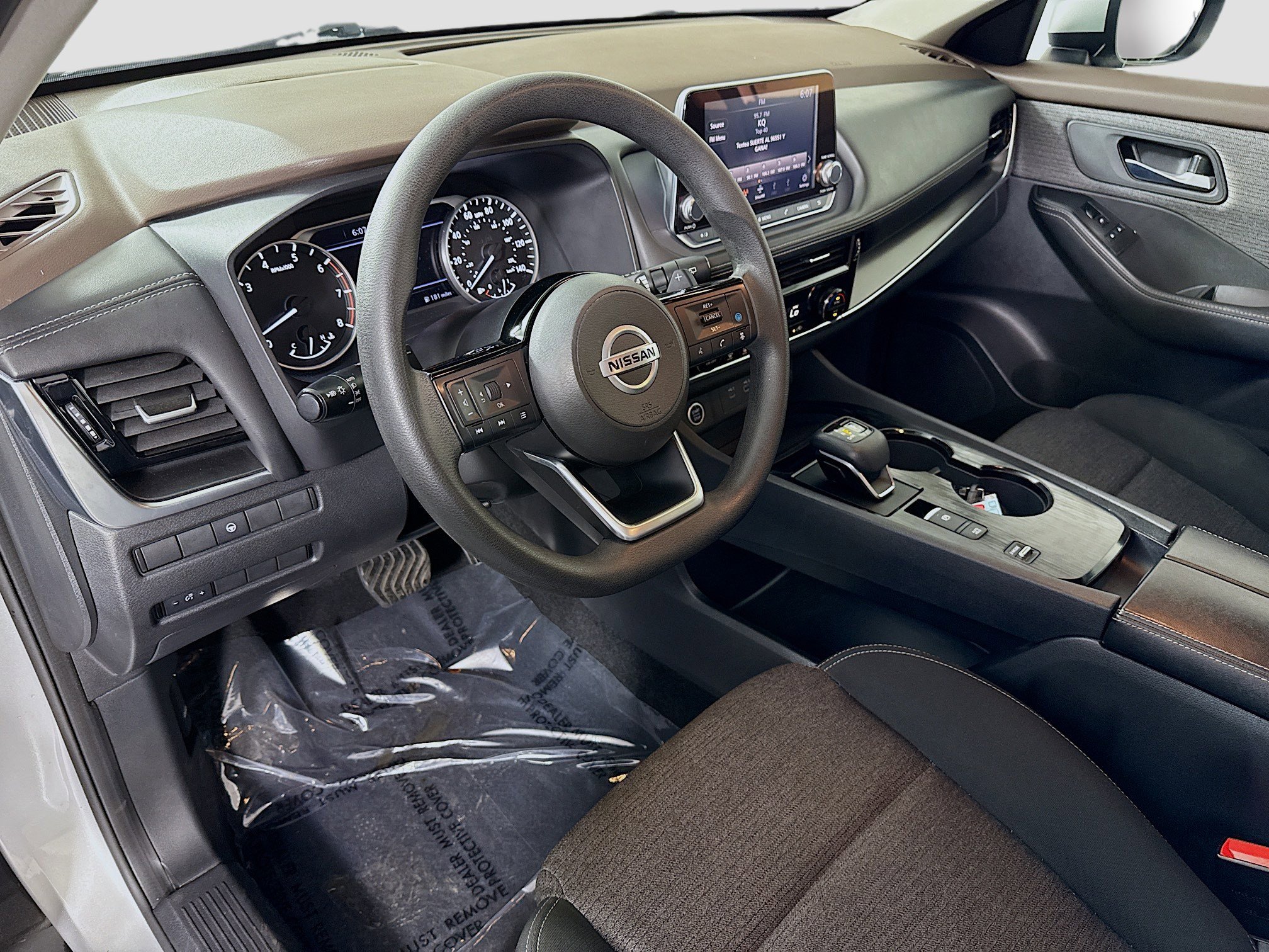 Used 2021 Nissan Rogue SV FWD image 23