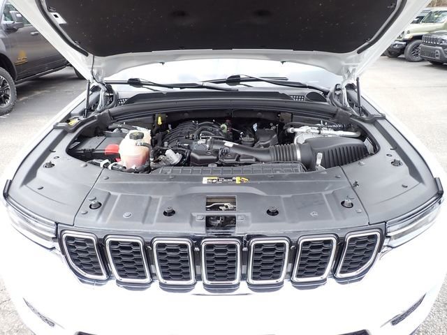 Certified 2023 Jeep Grand Cherokee Limited image 12