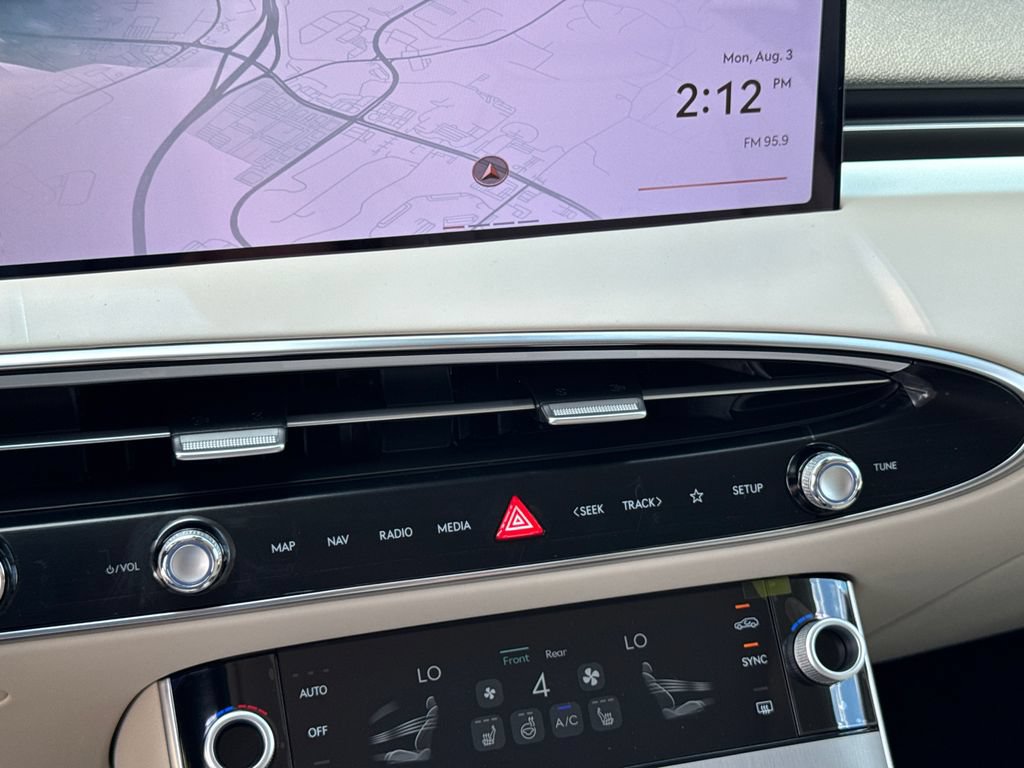 New 2027 Genesis GV70 2.5T Select AWD/4WD image 29