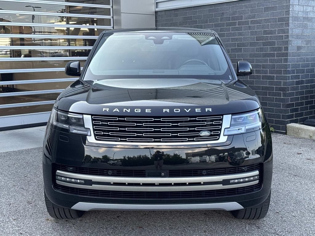 Certified 2025 Land Rover Range Rover SE AWD/4WD image 2