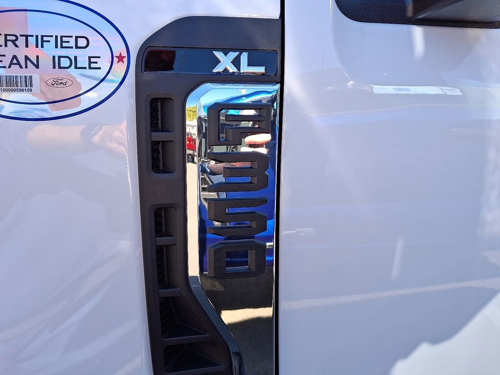 New 2026 Ford F350 XL w/ XL Chrome Package AWD/4WD image 10
