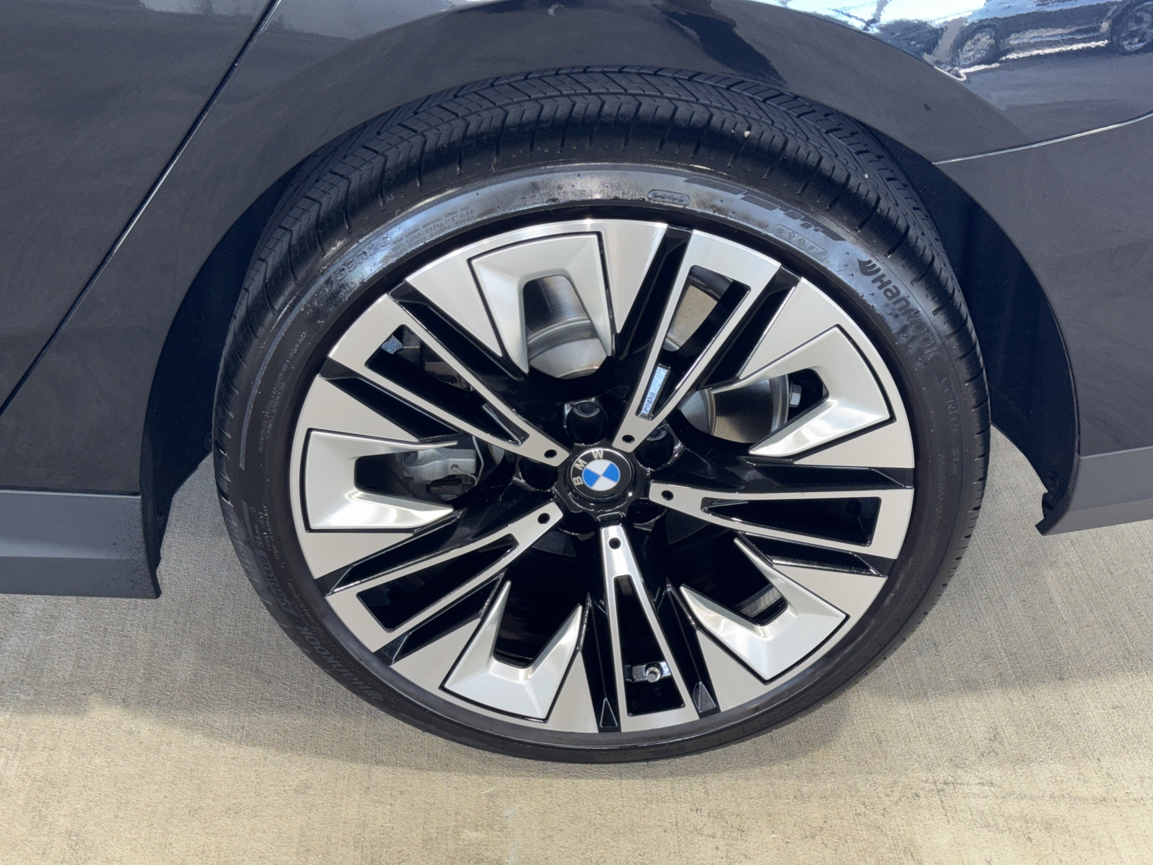 Certified 2025 BMW 530i 530i image 36