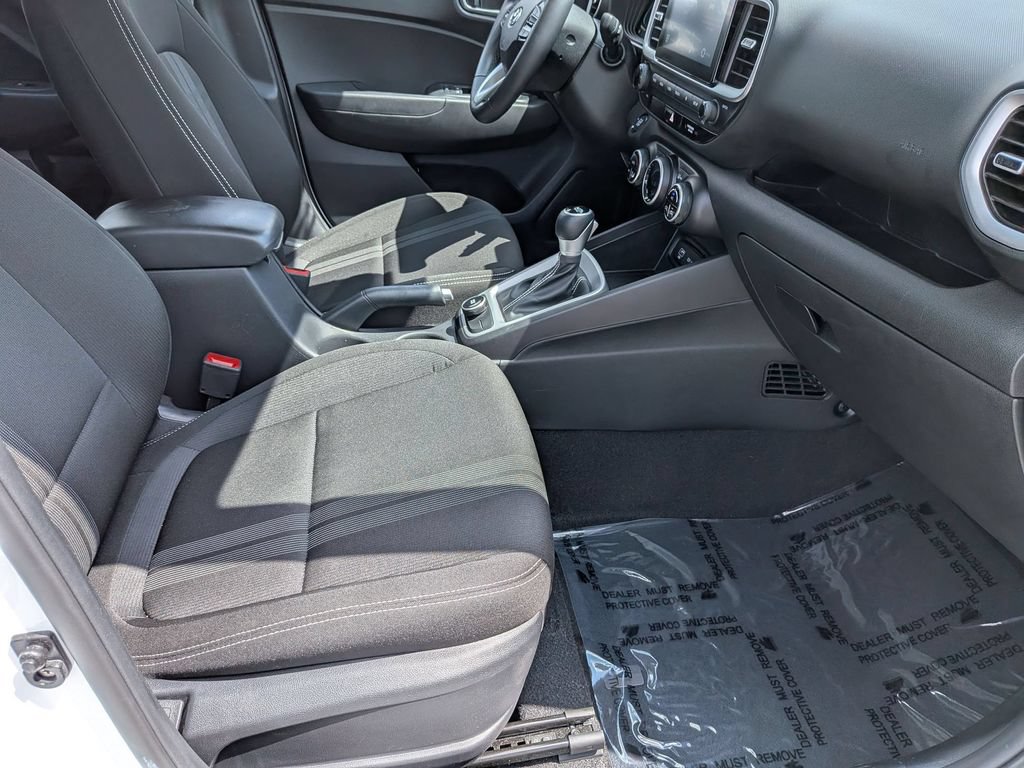 Used 2025 Hyundai Venue SEL FWD image 30