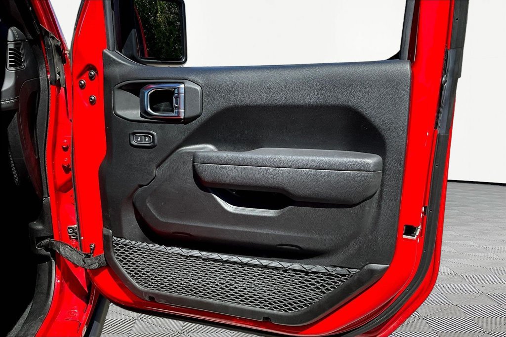 Used 2026 Jeep Wrangler Unlimited Rubicon AWD/4WD image 28