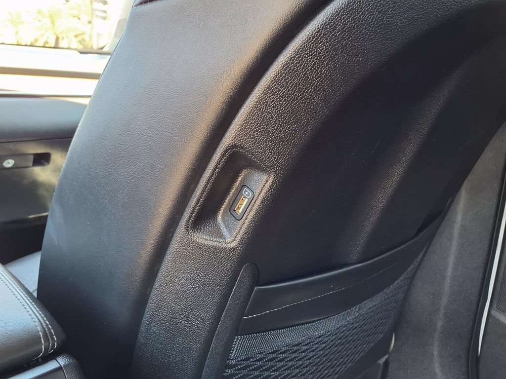 Certified 2023 Kia Sorento EX w/ Panoramic Sunroof Package FWD image 15