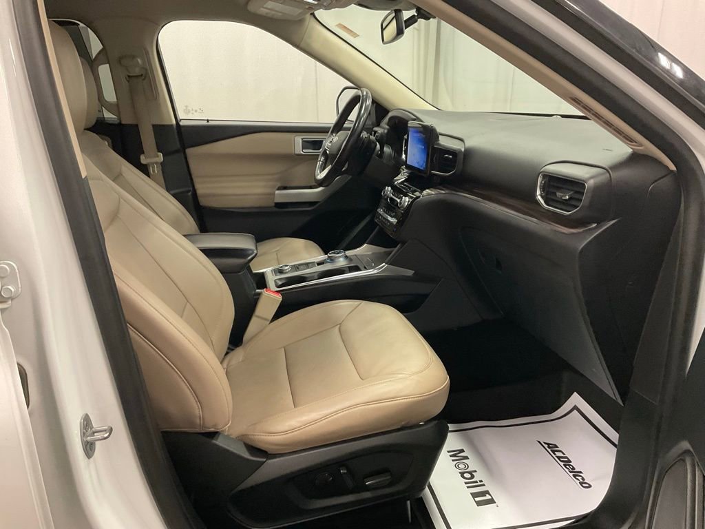 Used 2021 Ford Explorer Limited w/ Equipment Group 301A image 27