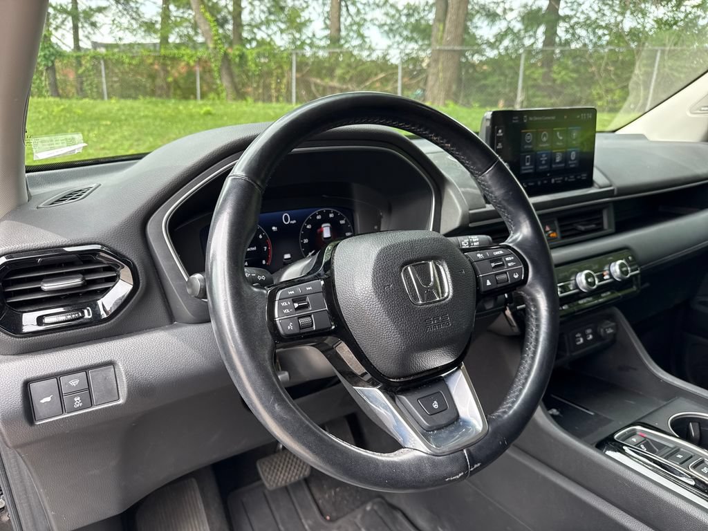 Used 2023 Honda Pilot Elite image 14