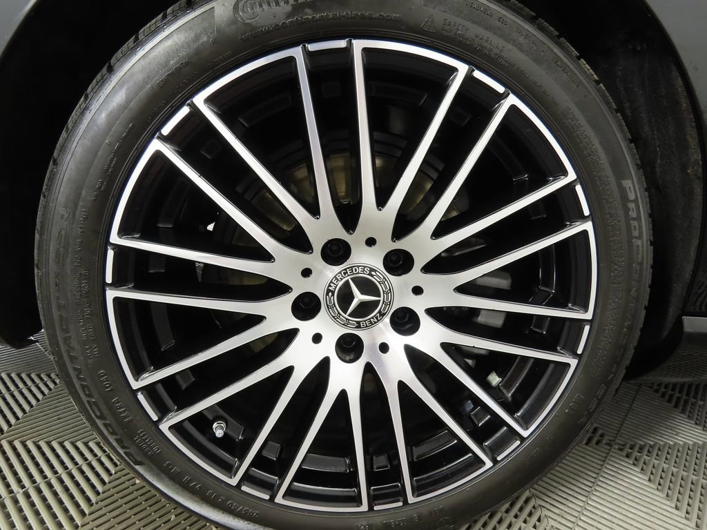 Used 2025 Mercedes-Benz C 300 Sedan image 32