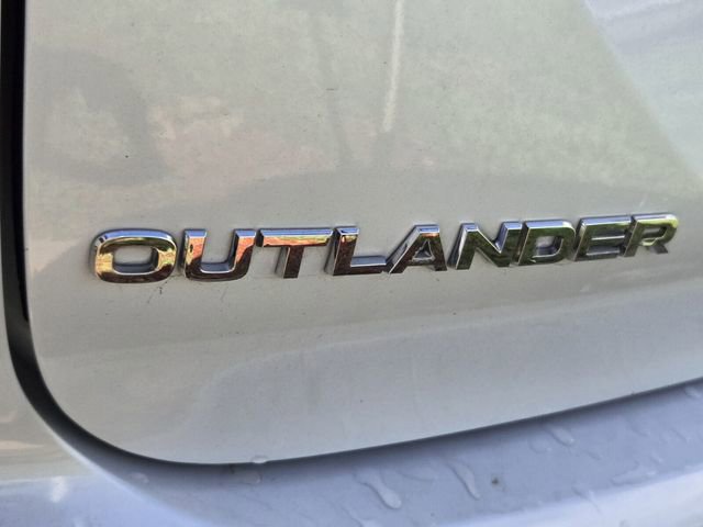 Used 2023 Mitsubishi Outlander SE FWD image 10