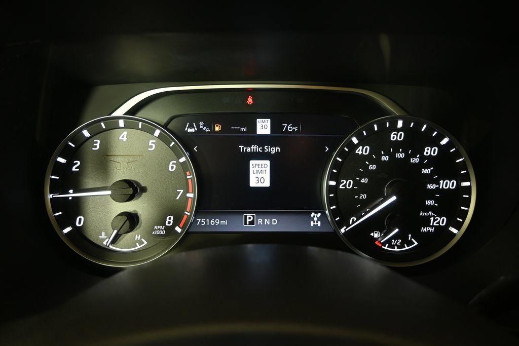 Used 2021 Nissan Titan SV w/ SV Convenience Package AWD/4WD image 24