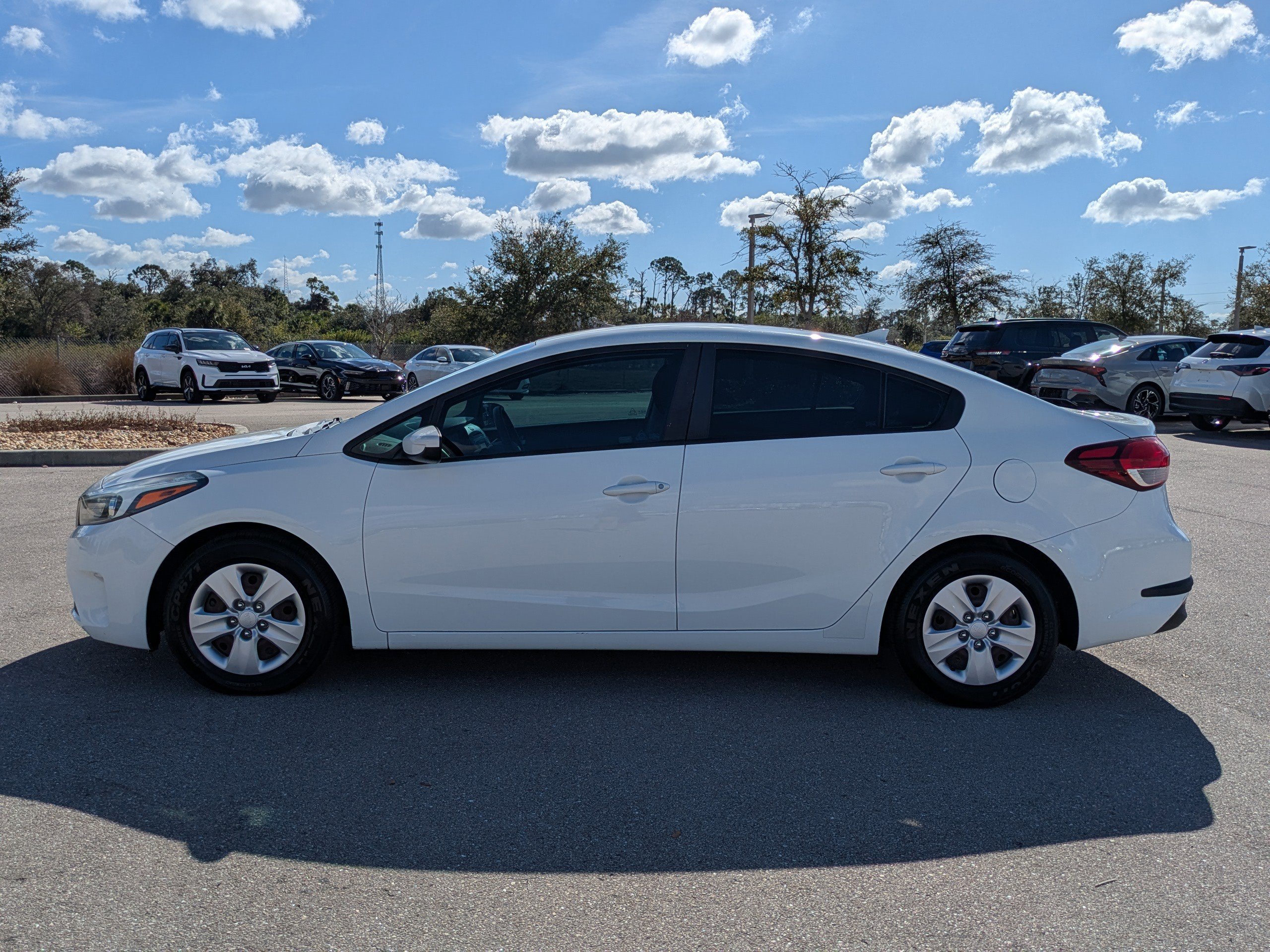 Used 2017 Kia Forte LX image 8