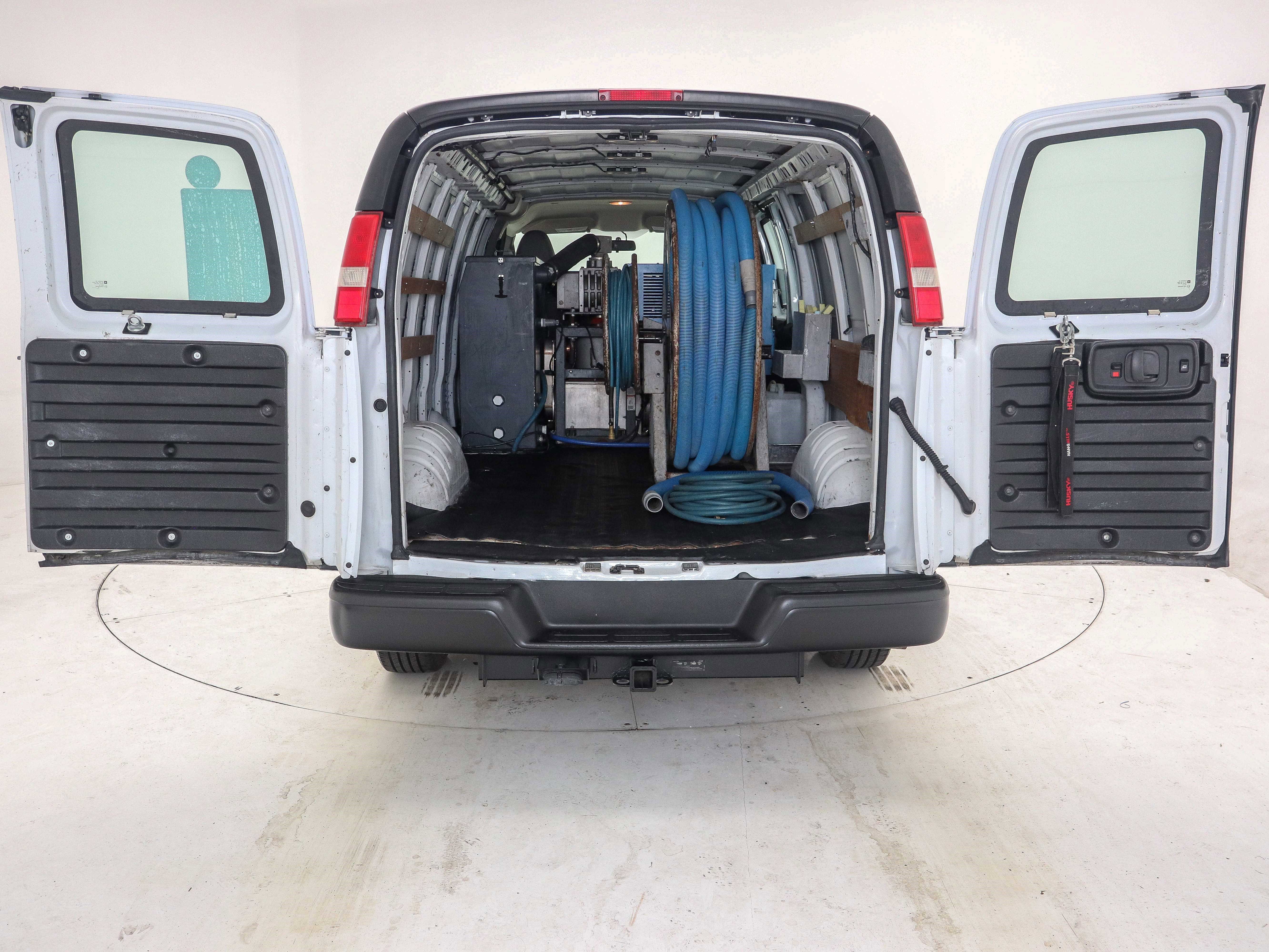 Used 2017 Chevrolet Express 2500 Extended RWD image 10