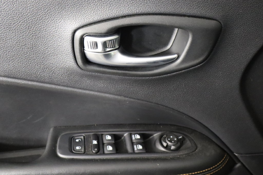 Used 2019 Jeep Compass Limited AWD/4WD image 20