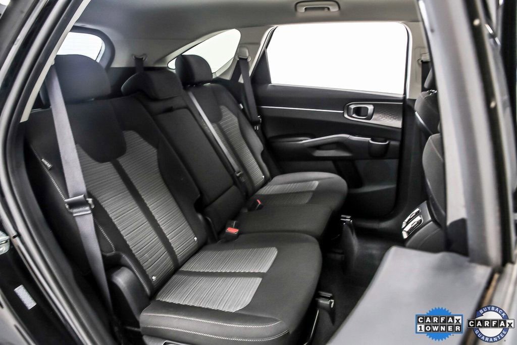 Used 2025 Kia Sorento LX image 32