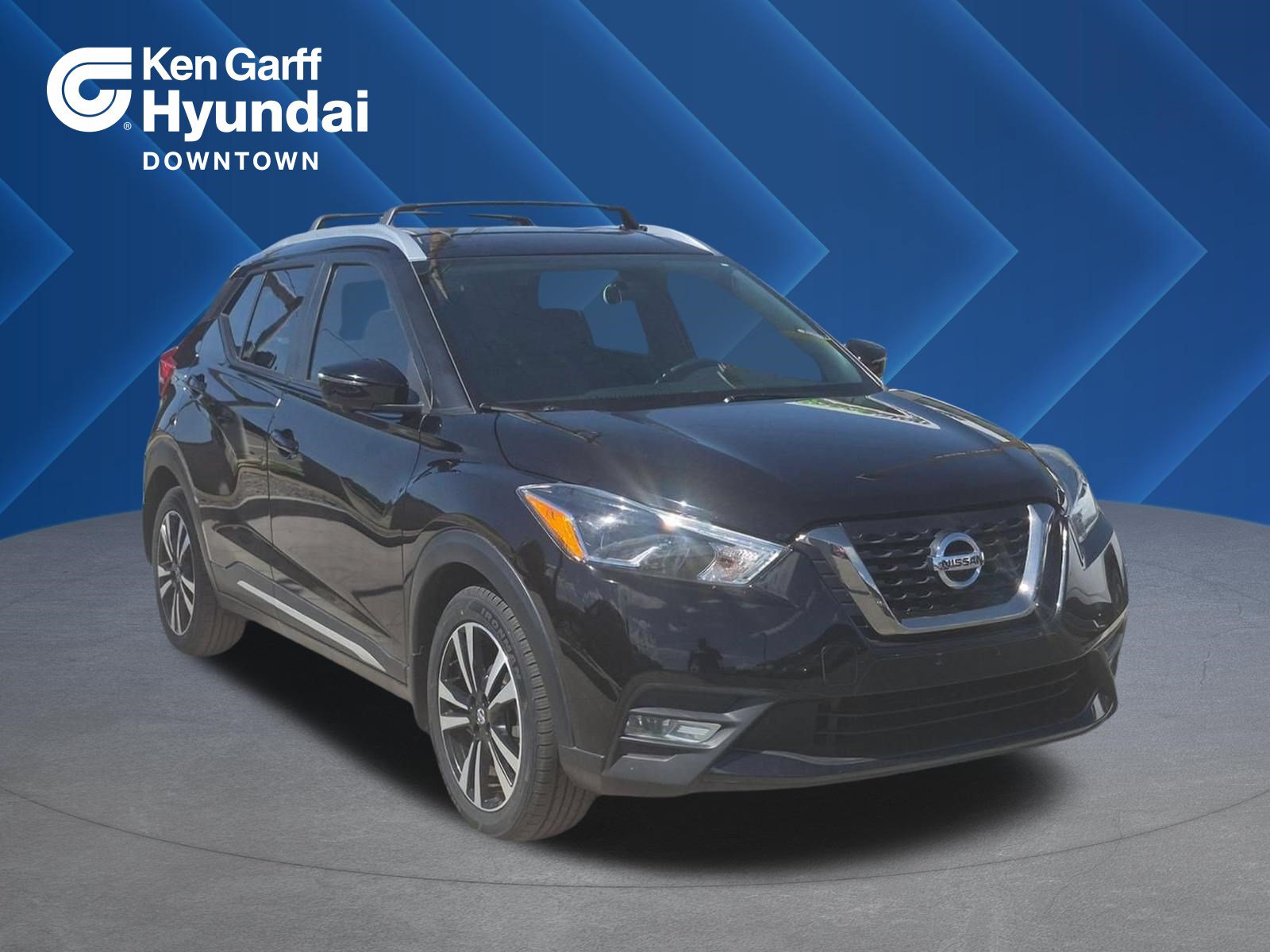Used 2019 Nissan Kicks SR w/ Exterior Package FWD image 1