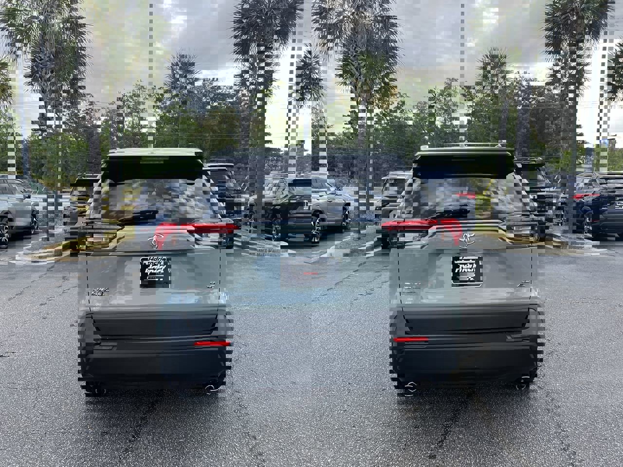 Used 2021 Toyota RAV4 XLE Premium image 9