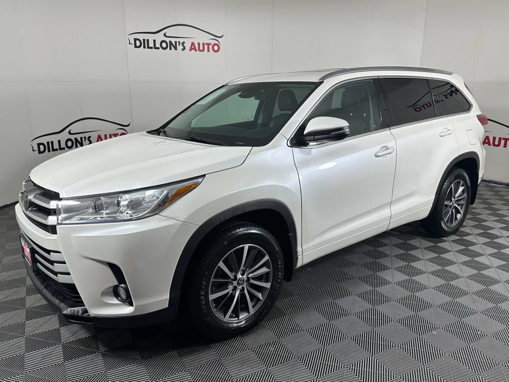Used 2018 Toyota Highlander XLE AWD/4WD image 2