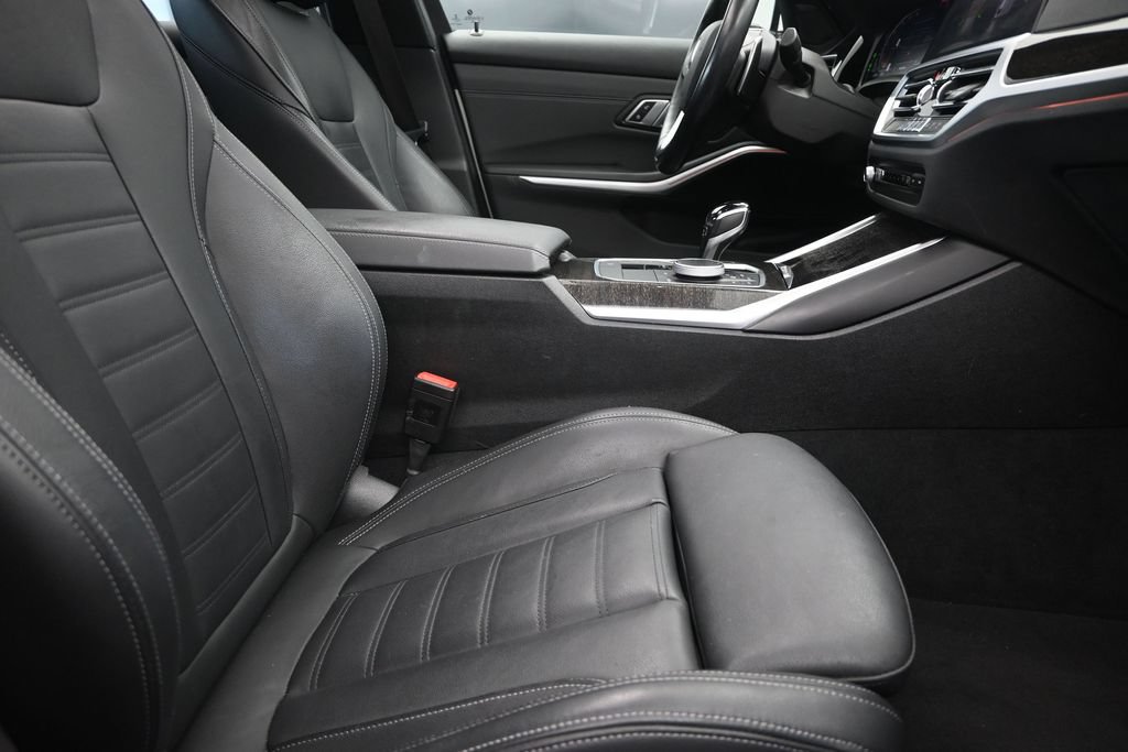 Used 2020 BMW 330i Sedan w/ Executive Package RWD image 25