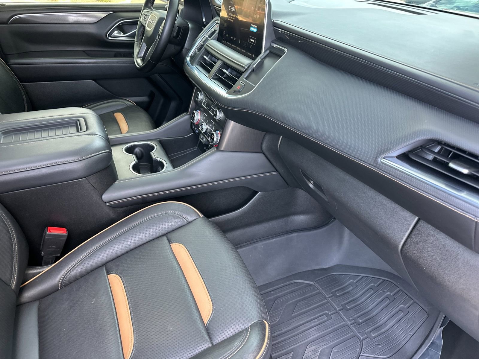 Used 2023 GMC Yukon AT4 w/ AT4 Premium Plus Package AWD/4WD image 17