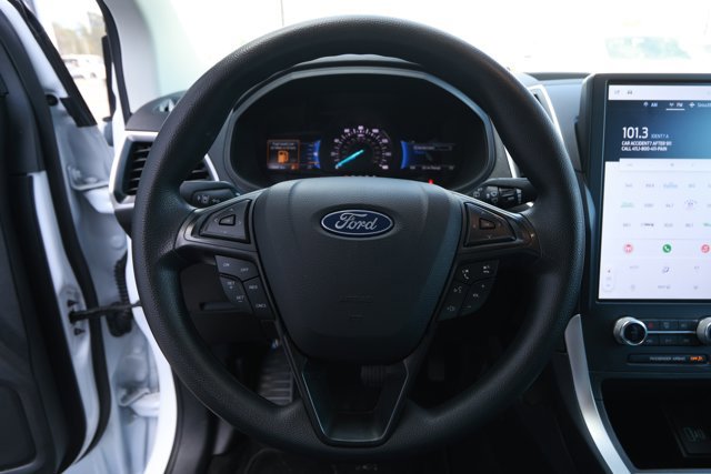 Used 2024 Ford Edge SE image 11