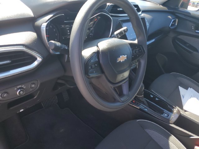 Used 2023 Chevrolet TrailBlazer LT FWD image 19