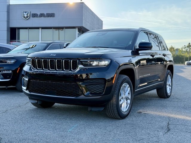 New 2025 Jeep Grand Cherokee Laredo X image 2