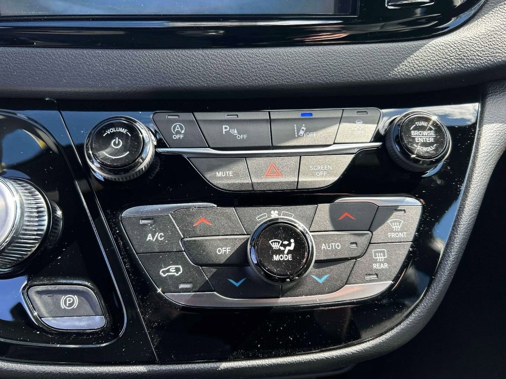 New 2026 Chrysler Voyager LX FWD image 13