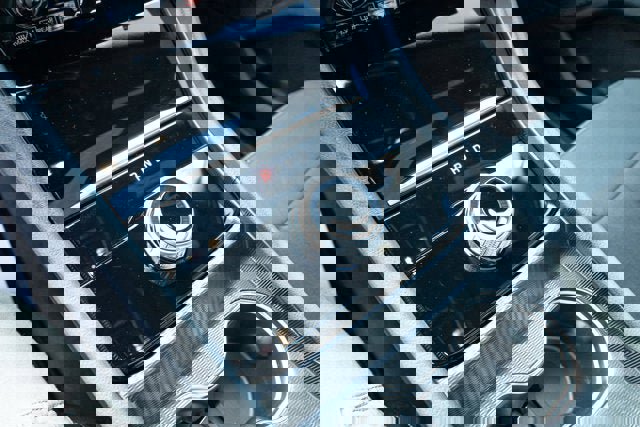 New 2025 Jeep Grand Cherokee L Laredo image 19