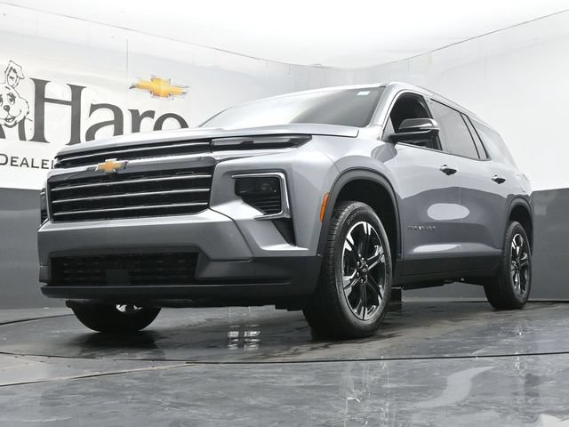 New 2027 Chevrolet Traverse LT w/ Sun and Wheel Package FWD image 4