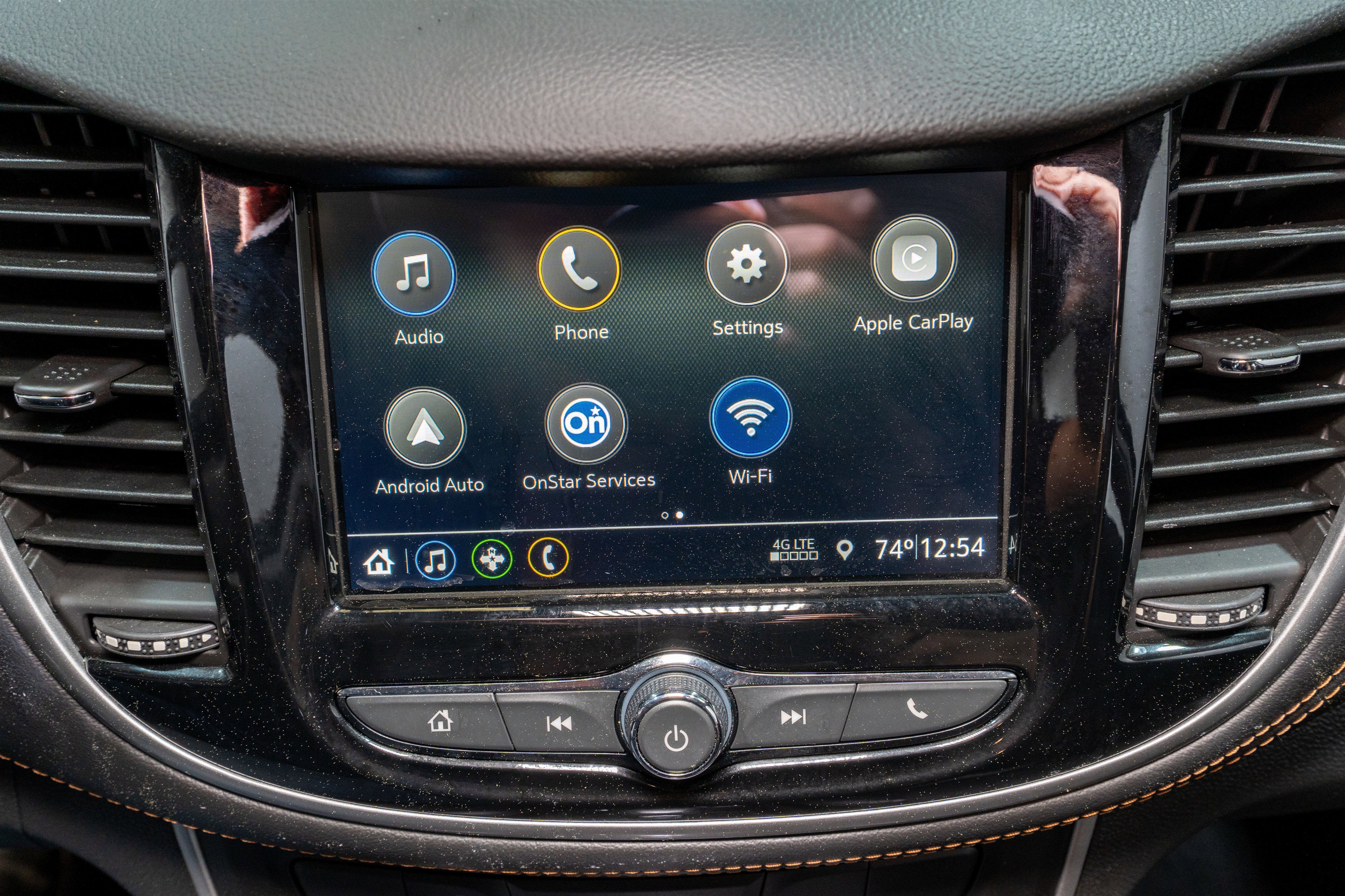 Used 2019 Chevrolet Trax LT w/ LT Convenience Package image 16