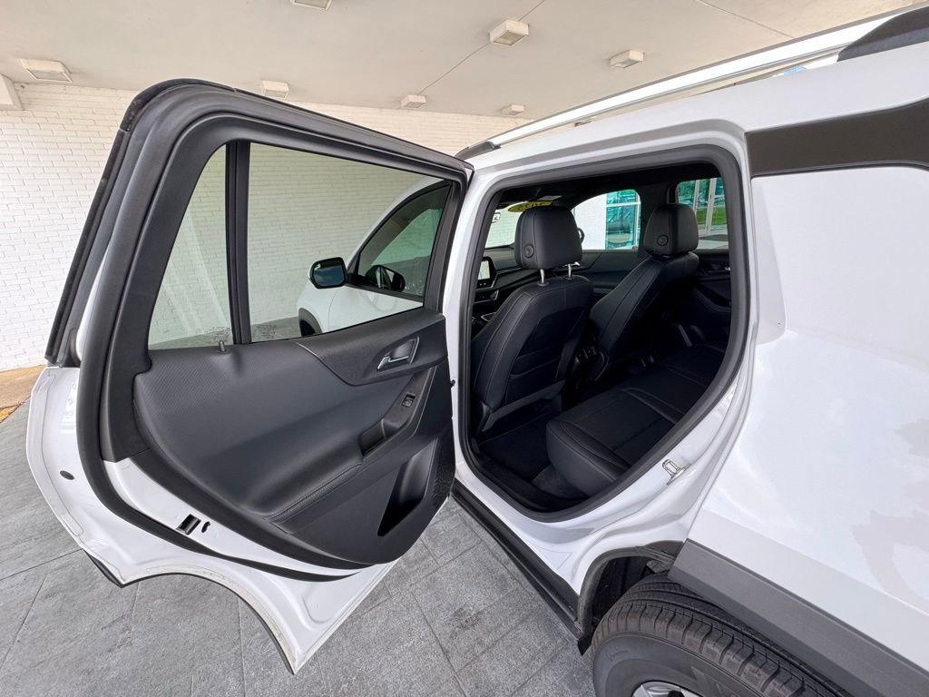 Used 2025 Chevrolet Equinox LT w/ Convenience Package II AWD/4WD image 19