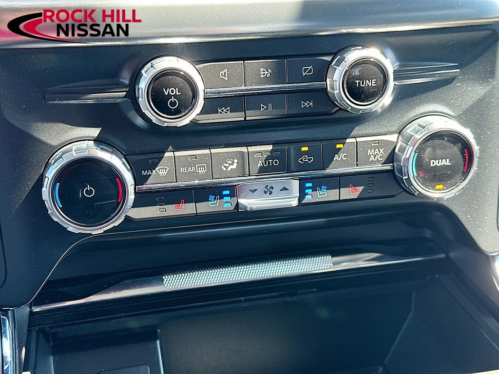 Used 2022 Ford F150 Lariat image 16