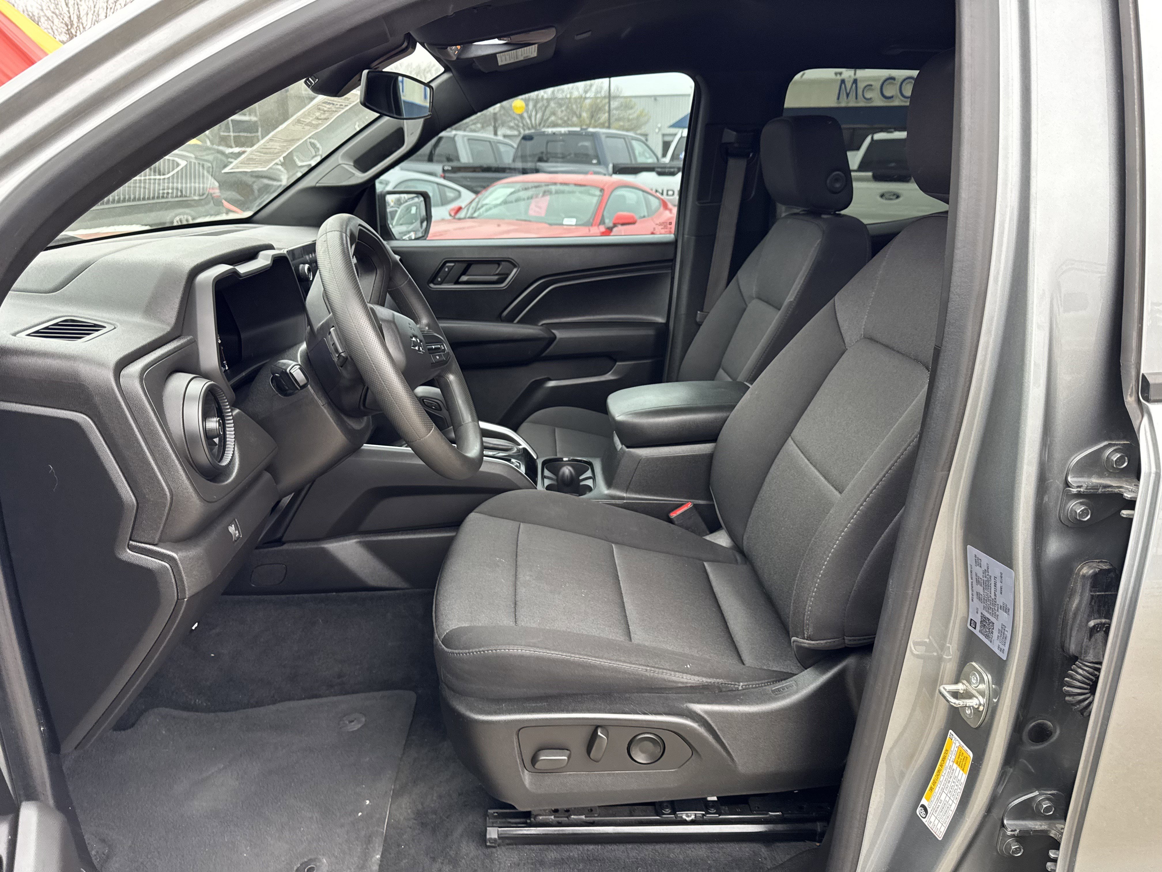 Used 2023 Chevrolet Colorado Trail Boss image 16