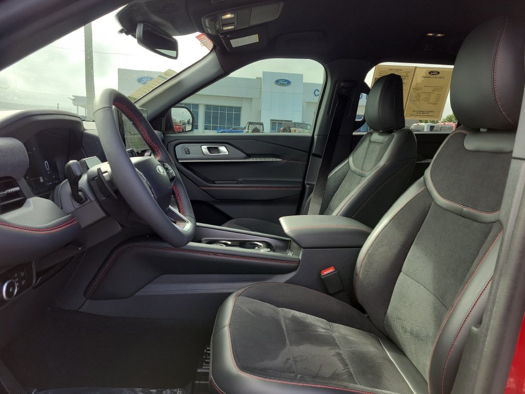 Used 2026 Ford Explorer ST RWD image 11