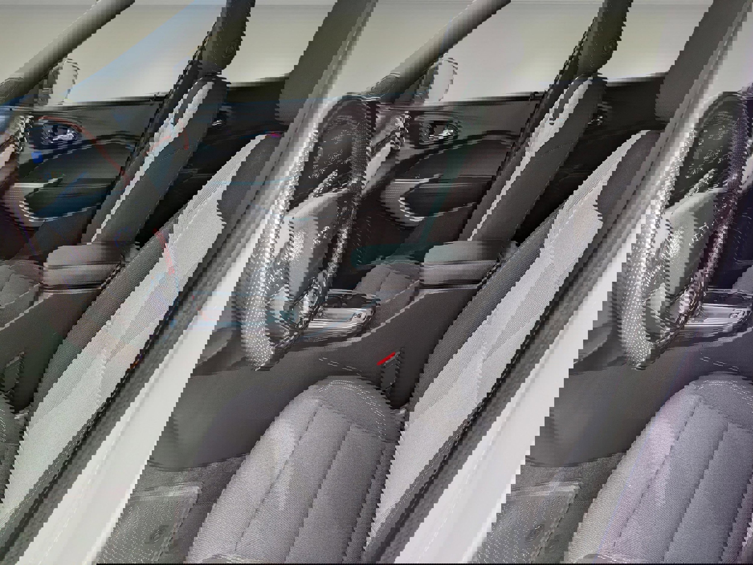 Used 2024 Chevrolet Trax RS image 16