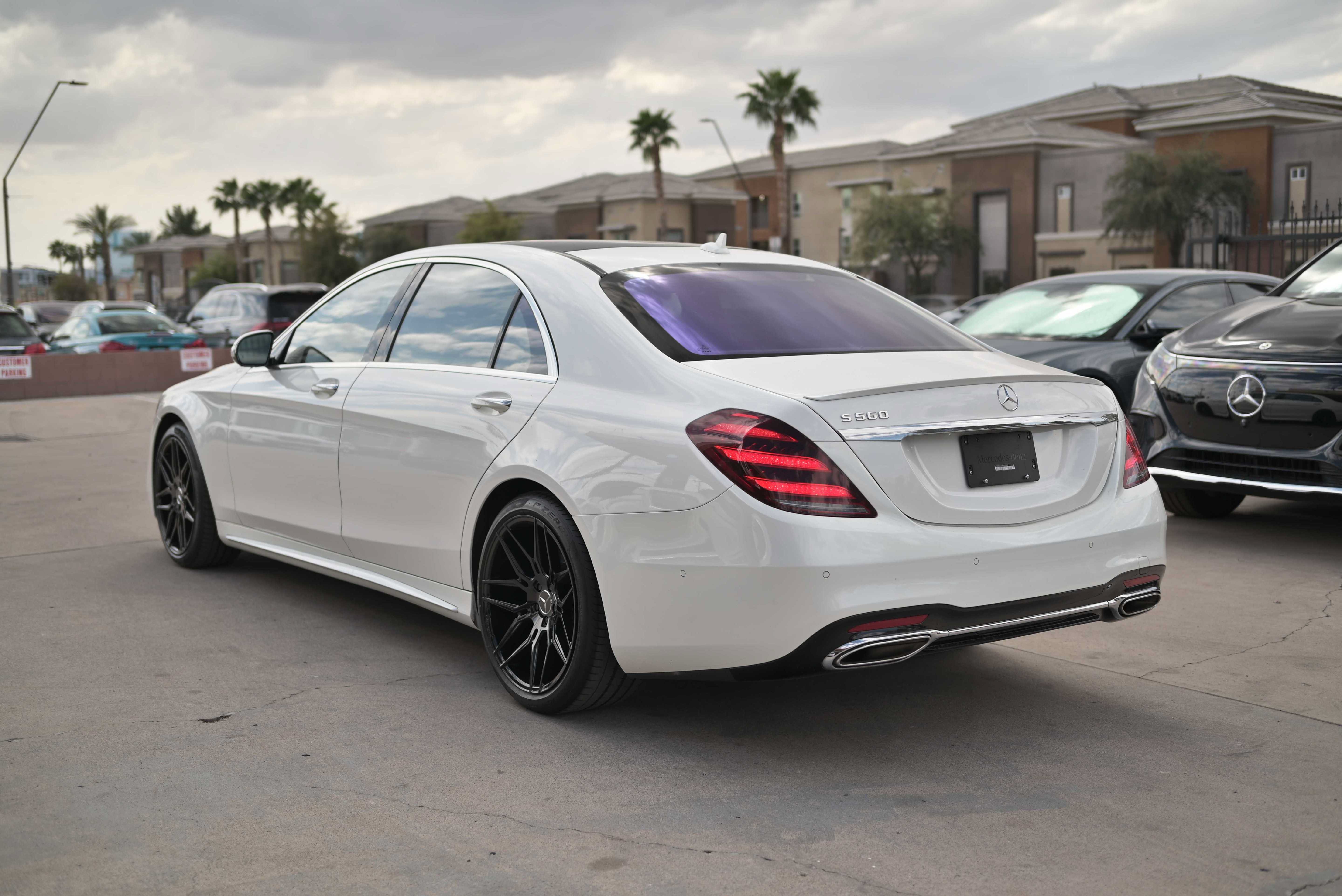 Used 2019 Mercedes-Benz S 560 Sedan w/ AMG Line Exterior image 5