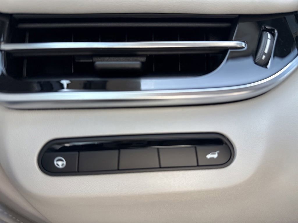 New 2027 INFINITI QX60 Luxe AWD/4WD image 16