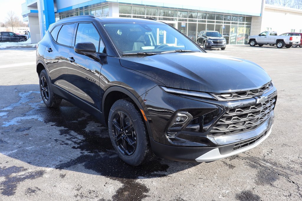 New 2026 Chevrolet Blazer LT w/ Midnight/Sport Edition image 2