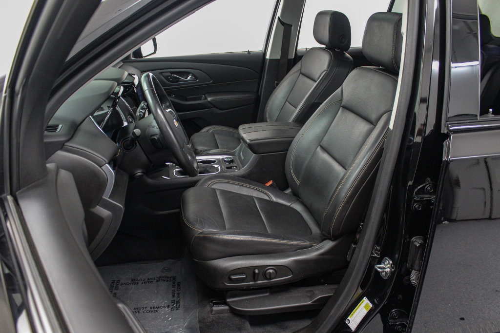 Used 2021 Chevrolet Traverse Premier w/ Redline Edition AWD/4WD image 17