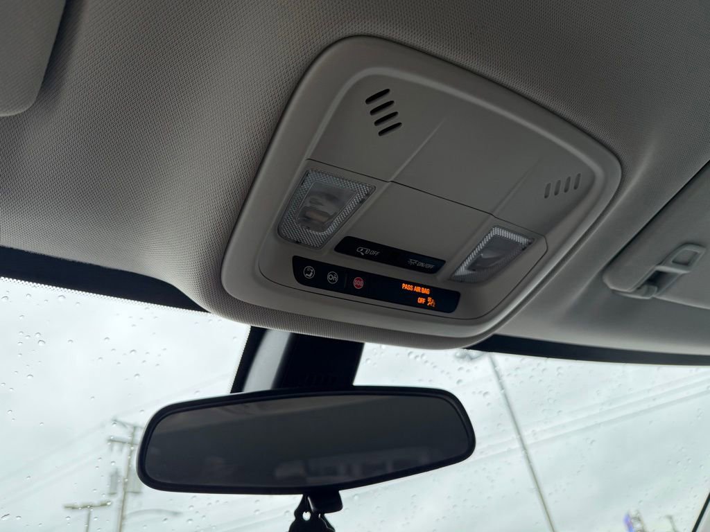 Used 2021 Chevrolet Traverse LS FWD image 21