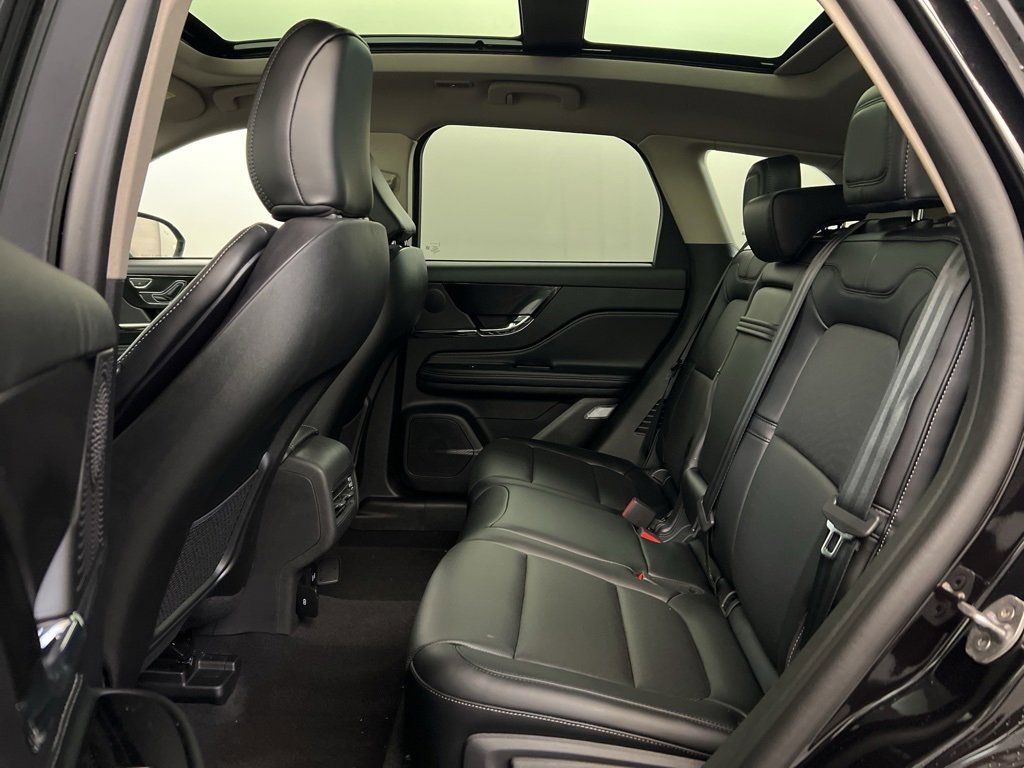 Used 2026 Lincoln Corsair Premiere image 31