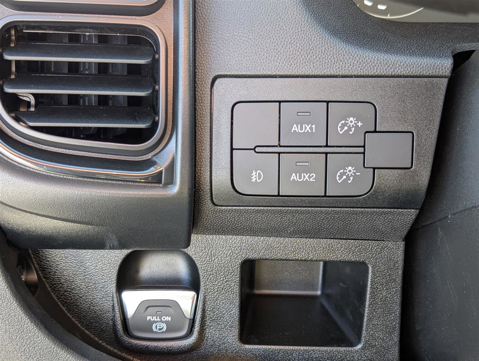 New 2025 RAM ProMaster 1500 w/ Premium Convenience Group FWD image 17